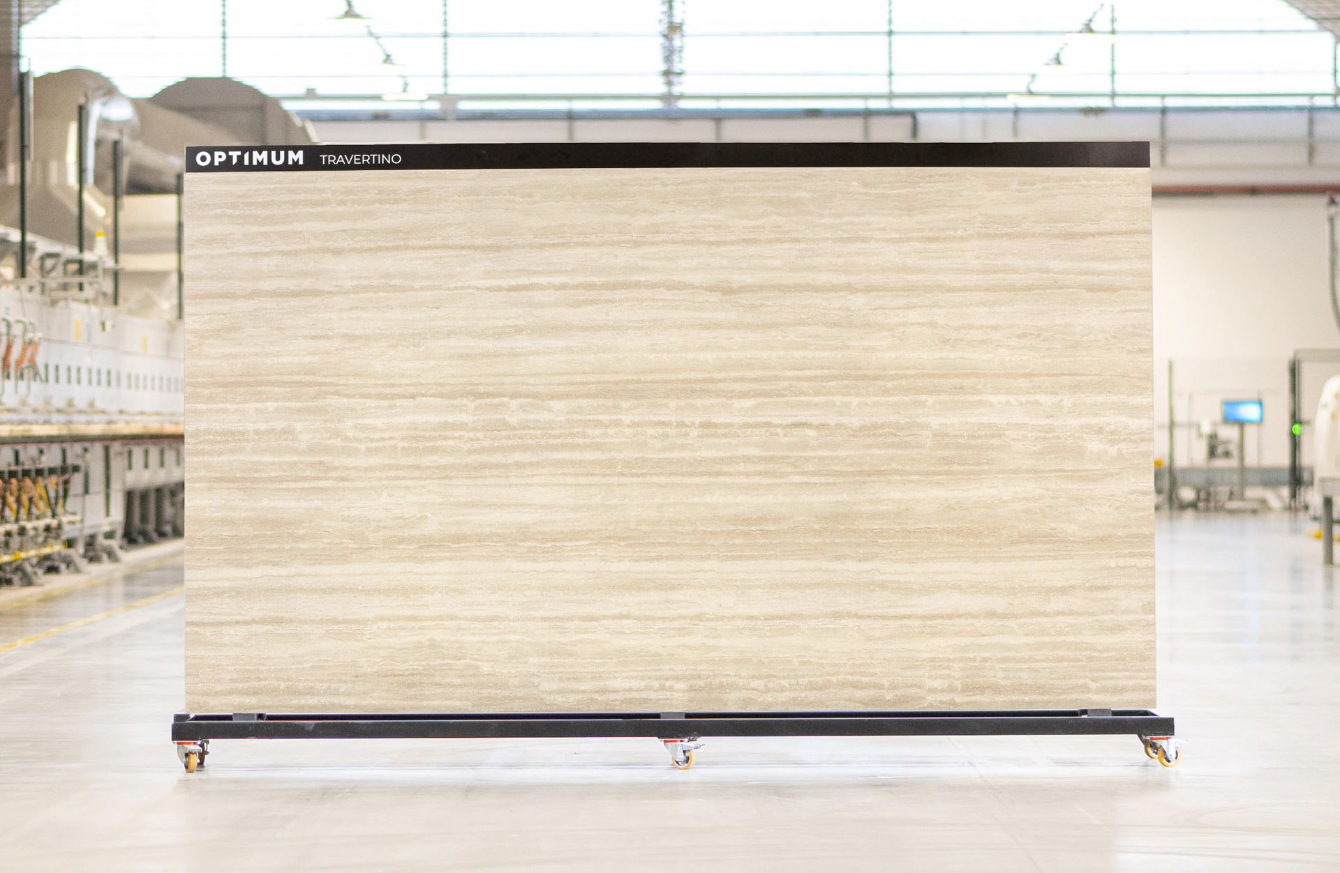 Marble-effect slab in warm neutral shades, from beige to powder in different intensities